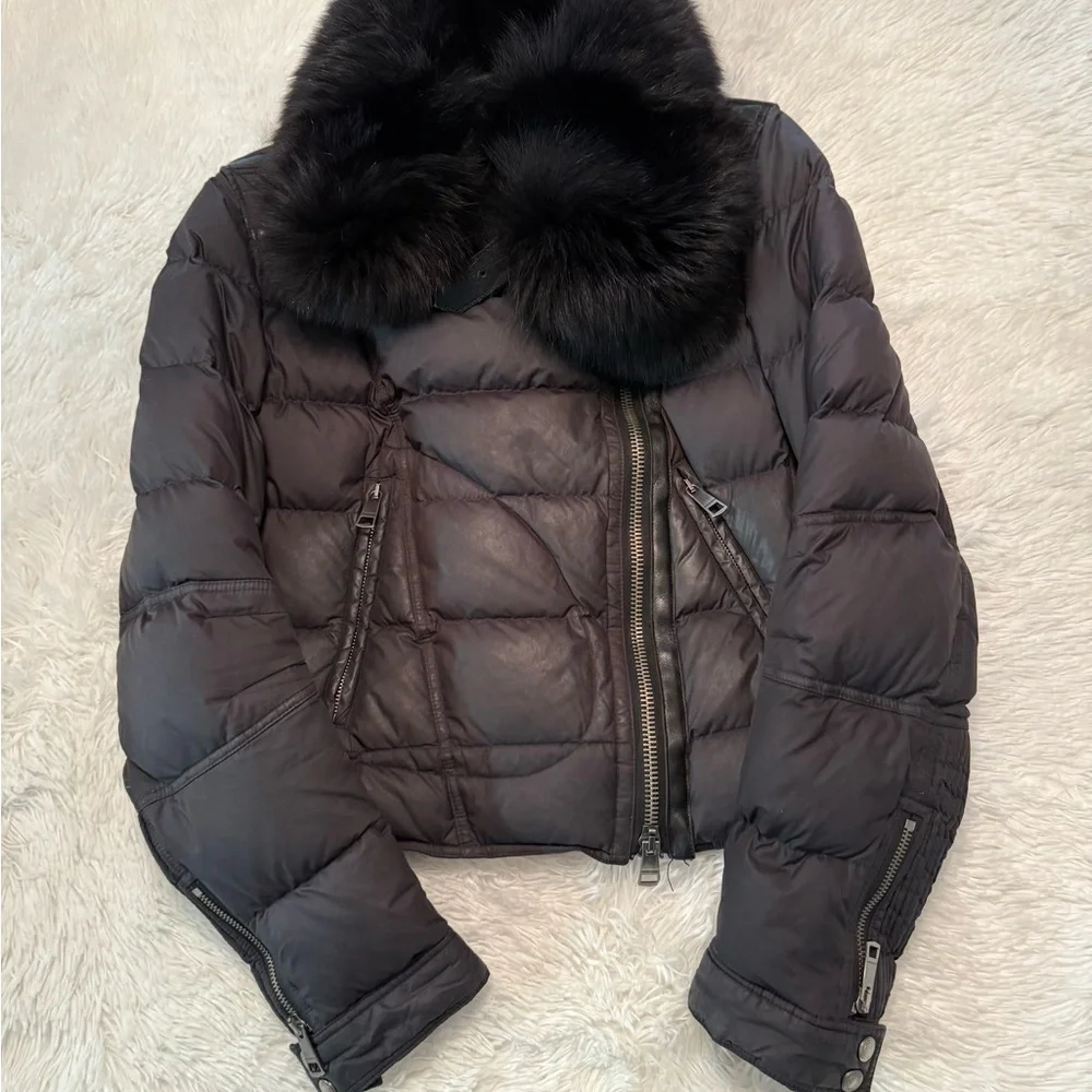 🎉HP🎉Burberry Black Down Puffer Jacket with Removable Fur Collar - Picture 3 of 16